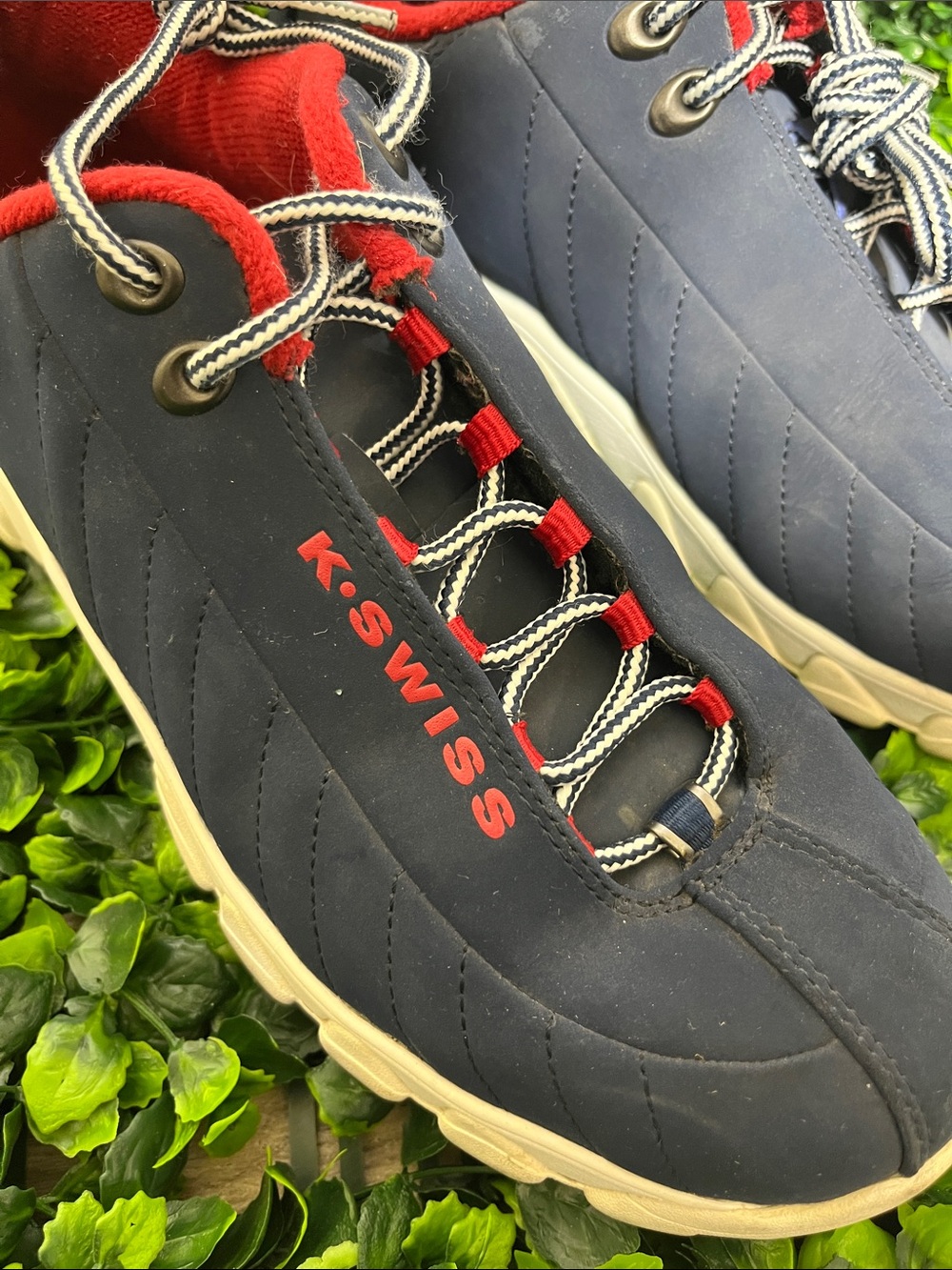 K-Swiss Men's Navy Sneakers with Red Accents